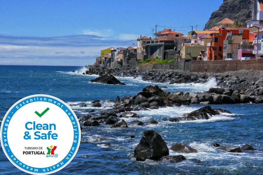 Madeira : Southwest coast, Run & Anjo´s Waterfall 4x4 Tour - Calheta and Madalena do Mar set the tone