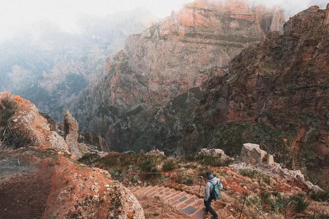 Madeira: Sunrise at Pico do Arieiro & Hike Larano trail - Reaching Pico do Arieiro before first light