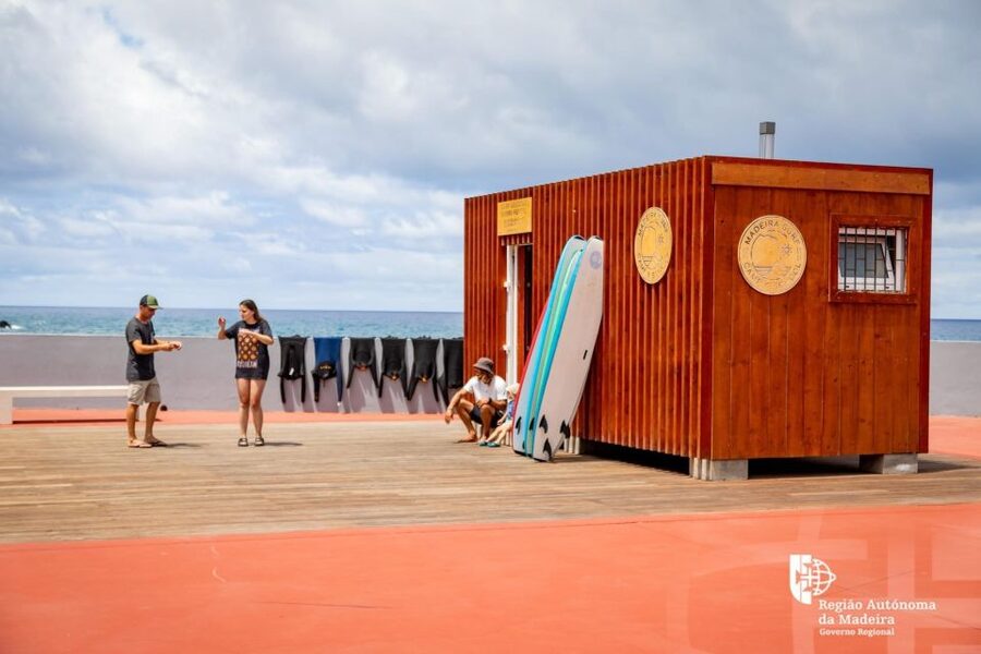 Madeira: surf lesson at Porto da Cruz - Why Porto da Cruz is a good place to learn