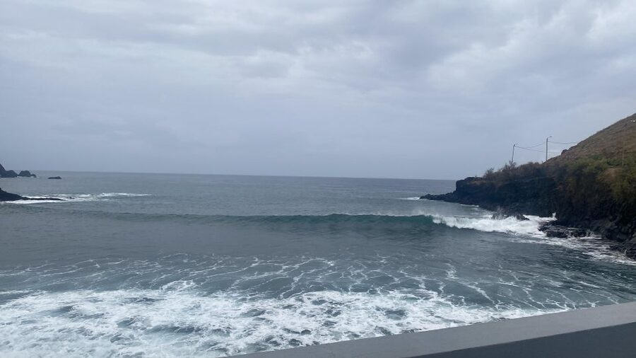 Madeira: surf lesson at Porto da Cruz - How the small-group setup affects your time in the water