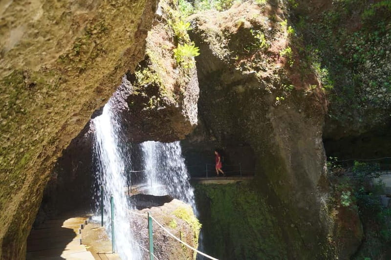 Madeira: Wet your hair in the amazing Levada Nova / Moinhos - The height issue is real, not a minor footnote