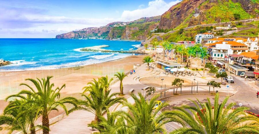 Madeira: Wine Safari Jeep Tour with Local Guide - Why this four-hour Jeep tour works well in Madeira