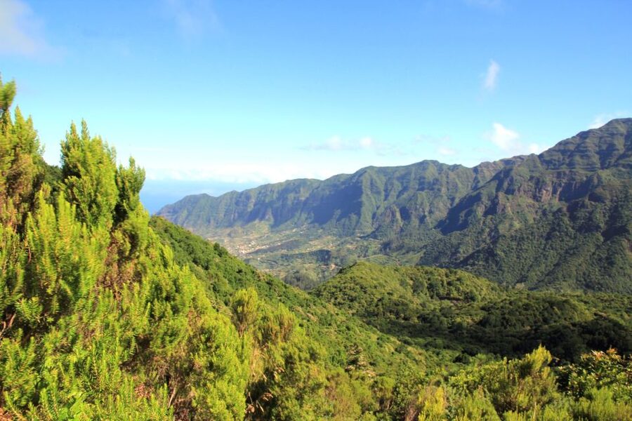 Madeira: Wine Safari Jeep Tour with Local Guide - Encumeada viewpoint and the mountain road