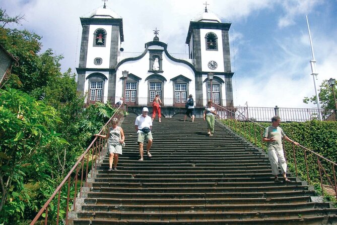 Monte Palace Tropical Garden tour with Cable Car - Group size and language arrangements