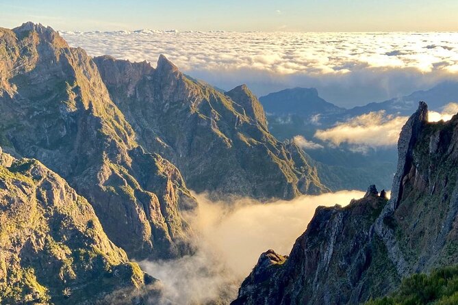 Morning Transfer To Pico Do Arieiro, Hike To Pico Ruivo & Return From Teixeira - The morning ride from Funchal or Caniço