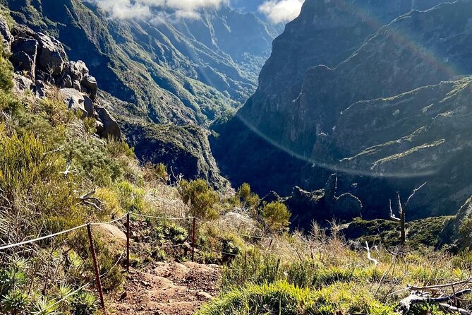Morning Transfer To Pico Do Arieiro, Hike To Pico Ruivo & Return From Teixeira - Who should book this hike