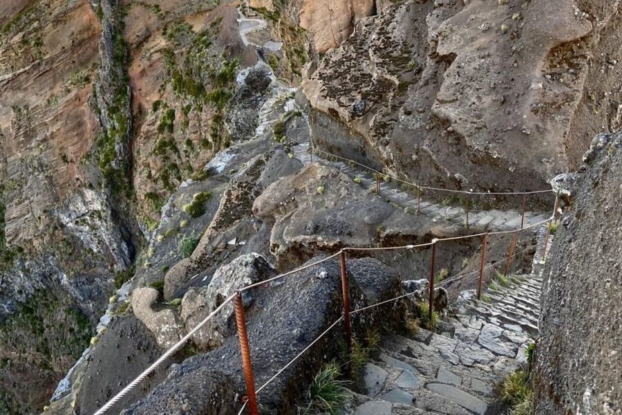Pico Do Arieiro Pico Ruivo Sunrise or Morning Hike Transfers - What to bring for the high mountains