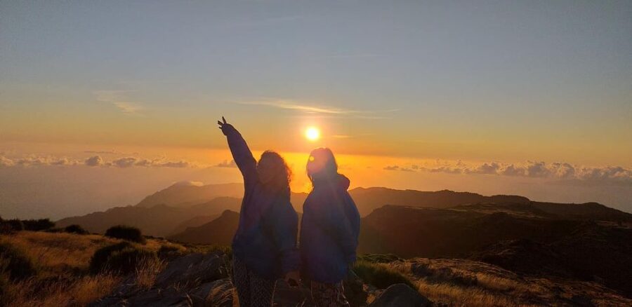 Pico do Arieiro: Private 4x4 Sunrise Trip with Hot Drinks - Should you book Pico do Arieiro at sunrise?