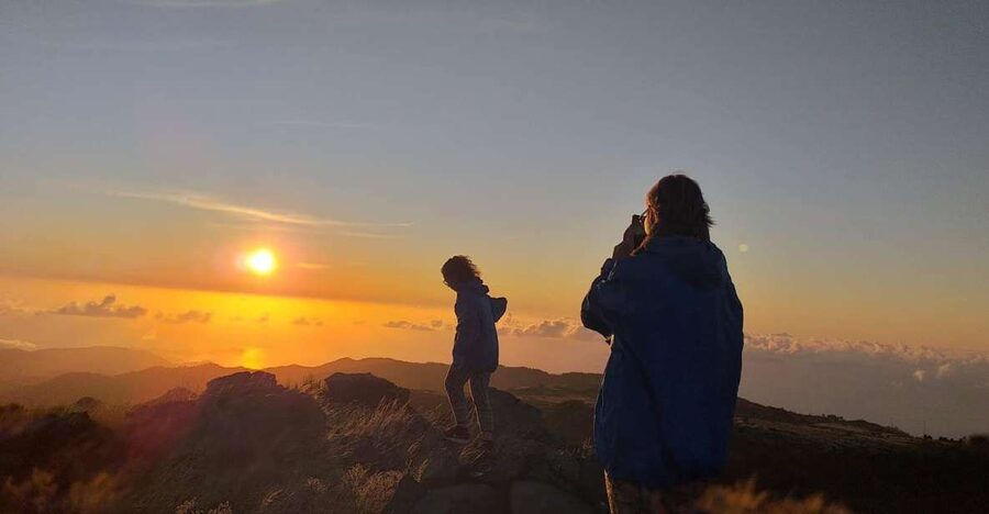 Pico do Arieiro: Private 4x4 Sunrise Trip with Hot Drinks - Two hours at Pico do Arieiro
