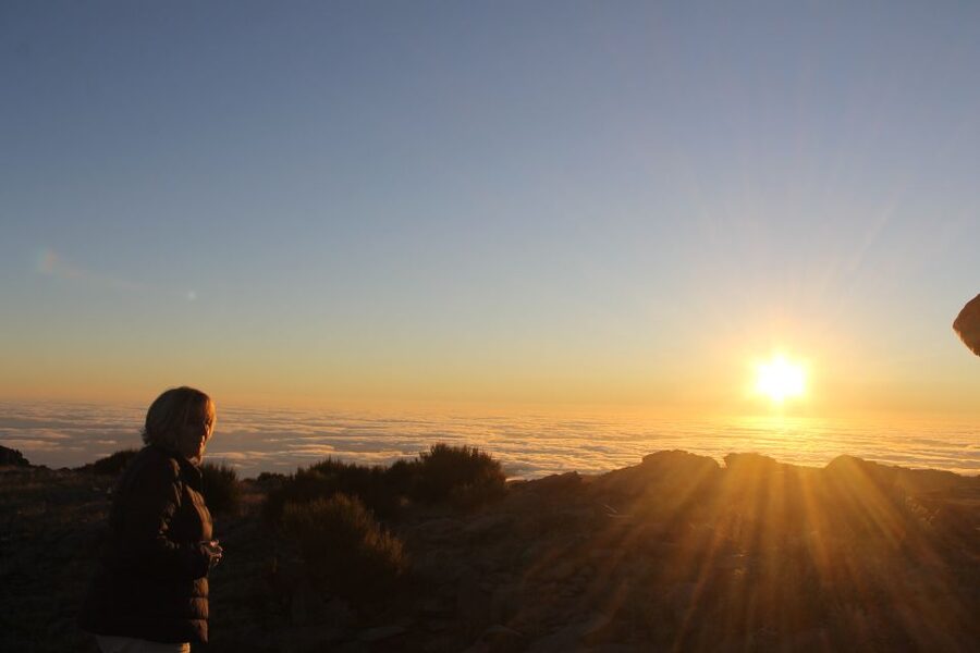 Pico do Arieiro: Private 4x4 Sunrise Trip with Hot Drinks - What to wear and what to leave behind