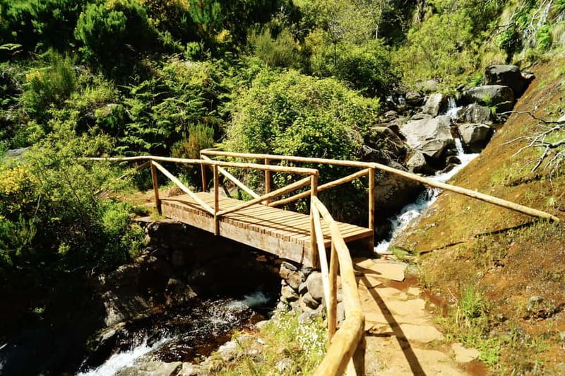Pico do Arieiro - Stairway to Heaven Hike - Sunrise Option - Walking the Stairway to Heaven and PR3