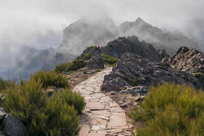 PR1 Pico do Arieiro Self-Guided Hiking Transfer (Morning slot) - How difficult is the hike?