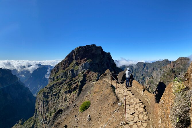 PR1 Sunrise Pico do Arieiro Self-Guided Hiking Transfer - Finishing near the café and Funchal Ecological Park