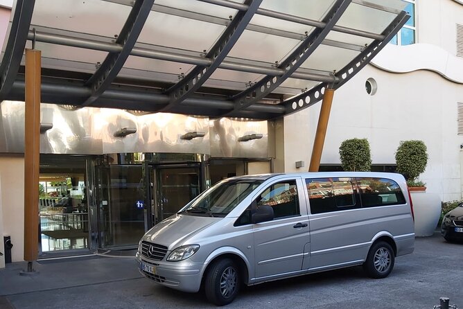 Private airport transfer to Funchal 8 people more return - A calm start after landing in Madeira