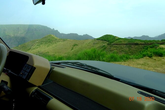 Private Full Day Off-Road Tour in Madeira - What the guides add to the experience