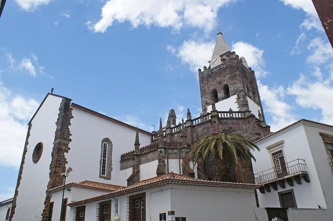 Private Funchal City Tour by Tukxi - Sé Cathedral and Municipal Square