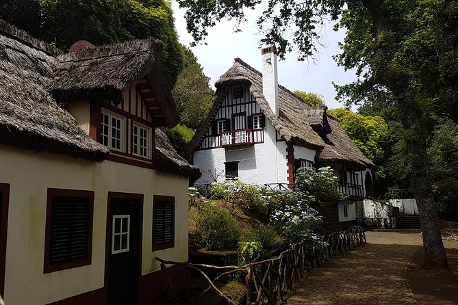 Private Guided Walk Levada Caldeirao Verde - Walking through Laurisilva Forest