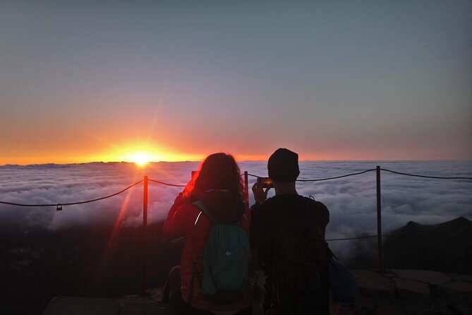 Private Sunrise Pico do Areeiro Half Day with easy levada walk - A short stop at Miradouro do Guindaste