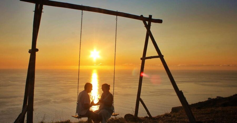 Private Swing Special place w/ Wine and Fruits 4x4 jipe tour - Pickup in Funchal or Caniço