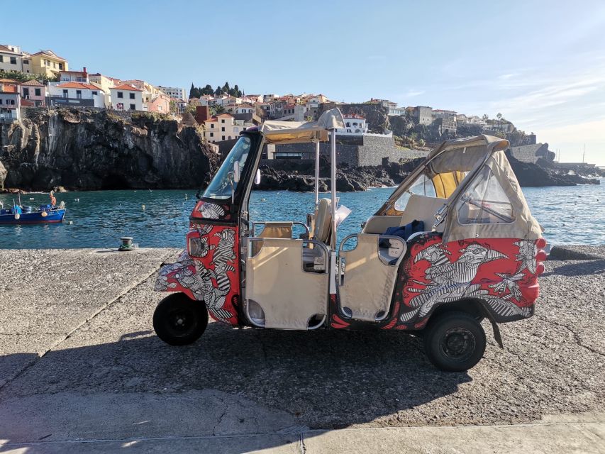 Private tour:Câmara de Lobos Churchill Bay Guided Tuk Tuk - Leaving Funchal along Monumental Street