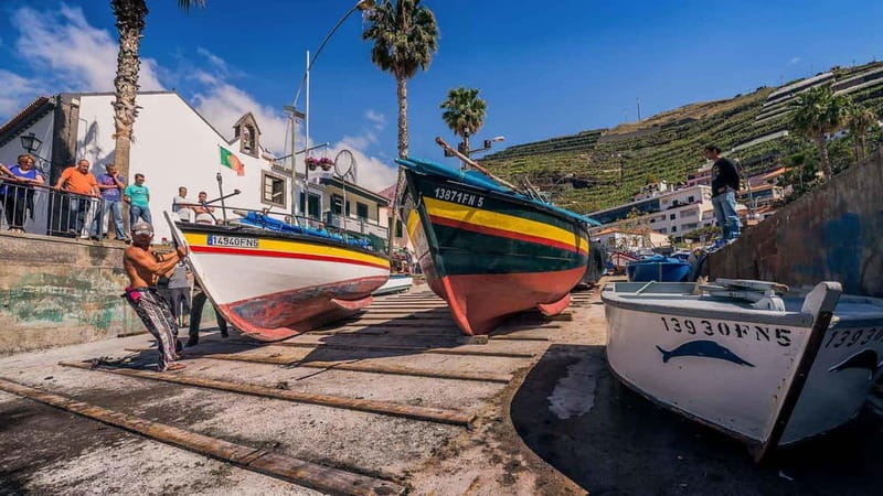 Private Vespa Tour Funchal & Câmara Lobos (3hrs) - An hour in Câmara de Lobos