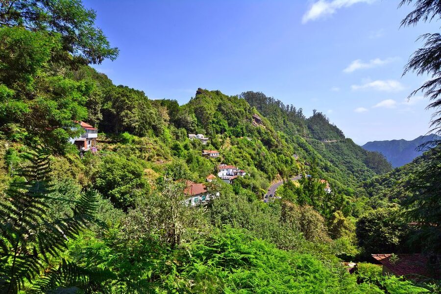Ribeiro Frio / Portela - Levada Walk - Starting at Ribeiro Frio’s garden and trout pond