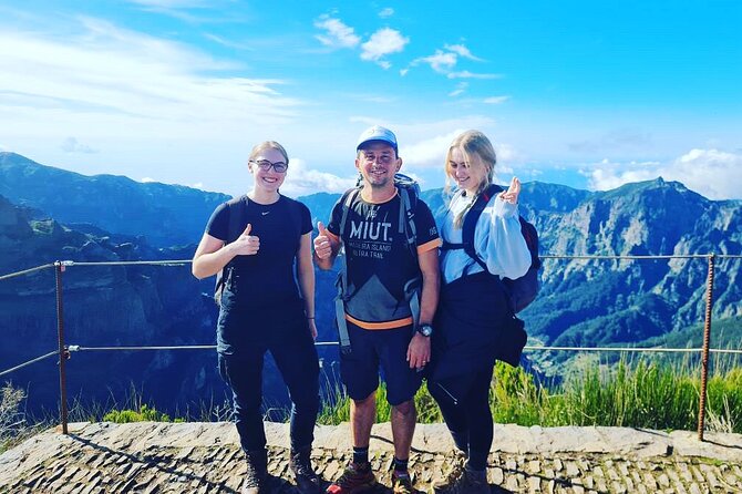 Sunrise & Hike : Pico do Areeiro to Pico Ruivo - Private Guided - Reaching Pico Ruivo, then descending to Achada do Teixeira