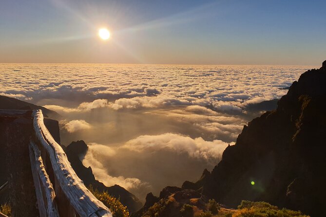 Sunrise in Areeiro Peak - A sunrise outing for non-hikers