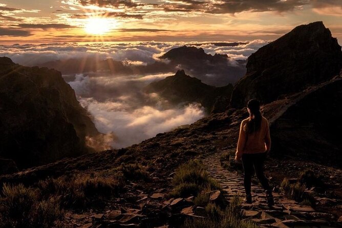 Sunrise Transfer To Pico Do Arieiro, Hike To Pico Ruivo & Return From Teixeira - What the $42.34 price really covers
