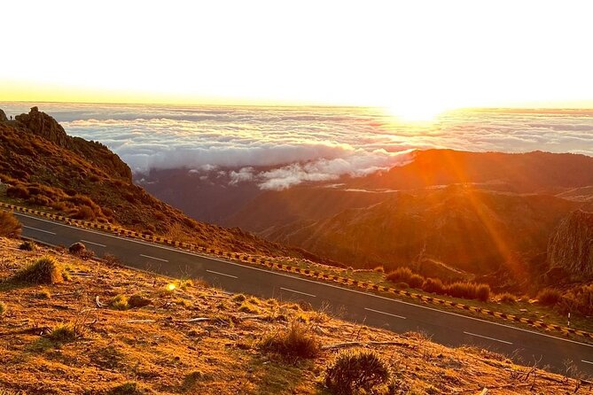 Sunrise Transfer To Pico Do Arieiro, Hike To Pico Ruivo & Return From Teixeira - What to bring for a safer, easier hike
