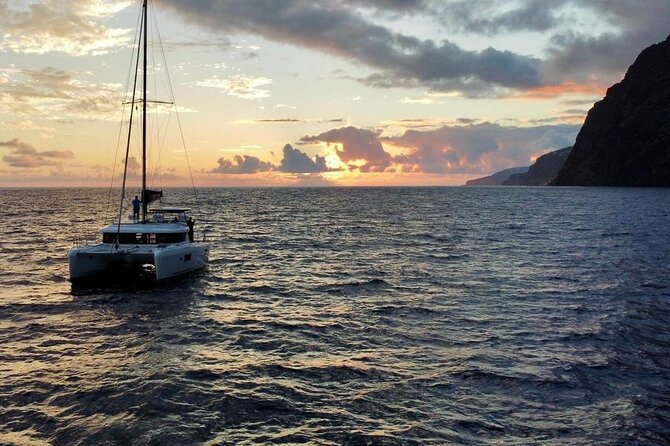 Sunset Catamaran Tour l Madeira Island - Leaving Funchal from Praça do Povo