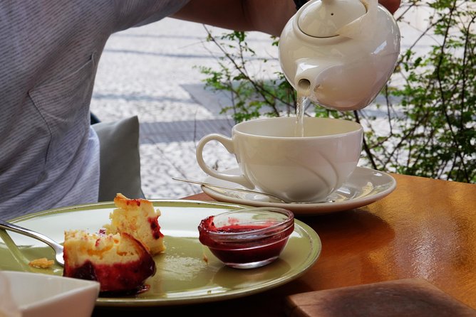 Taste Funchal: food, wine & cultural tour - Madeira wine and the timing of drinks