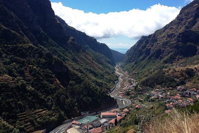 Tour - 8 Villages to the West - Ribeira Brava and the route inland