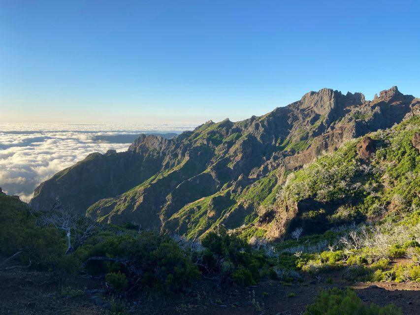 Transfer from Pico do Areeiro to Achada do Teixeira - Arriving back at Achada do Teixeira