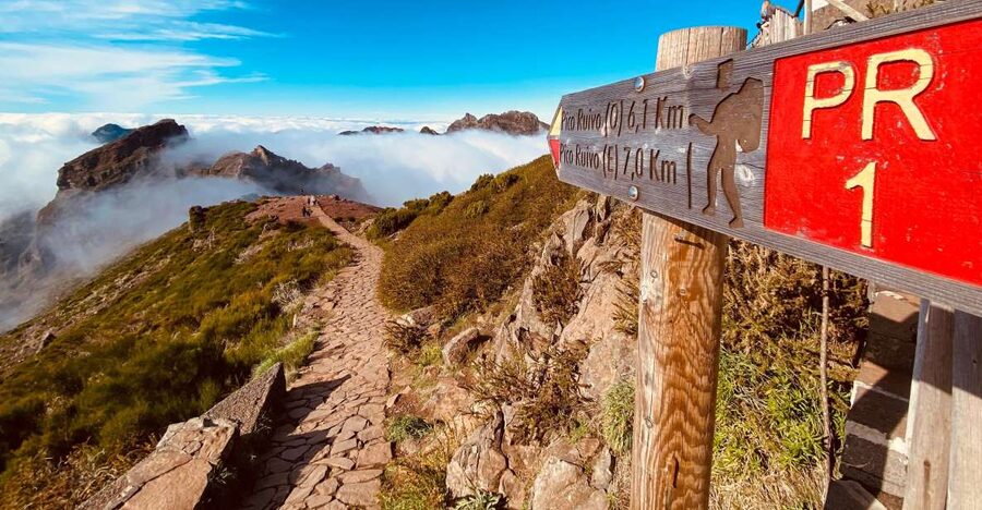 Transfer from Pico do Areeiro to Achada do Teixeira - Starting at Pico do Areeiro’s parking lot