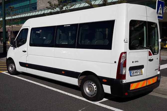 Transfer Privado e Confiável: Aeroporto → Funchal (ou vice-versa) - From Madeira Airport to your front door