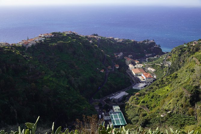 West Tour - 4x4 (Small Group) - Porto Moniz gives you the day’s main break