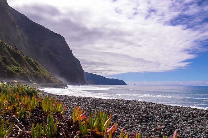 West Tour-Fanal Forest & Porto Moniz Natural Pools Small Groups - Cabo Girão brings the famous glass-floor option