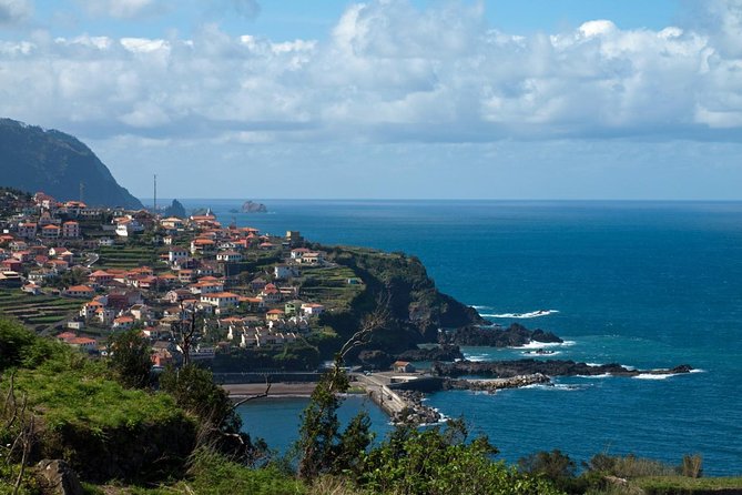 West Tour-Fanal Forest & Porto Moniz Natural Pools Small Groups - The guides make the shared van worthwhile