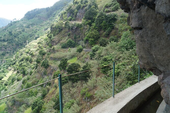 Wet your hair in the amazing Moinhos/Nova Levada - Weather, fires, and route changes