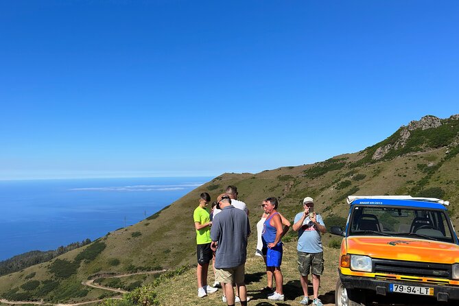 Wine taste, 4x4 Jeep Adventure and Cabo Girão Skywalk - The 4x4 format and group size